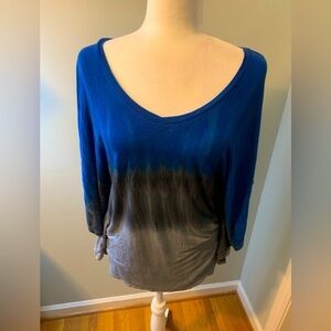 Ciele NWT bat wing blue/gray tunic, size L